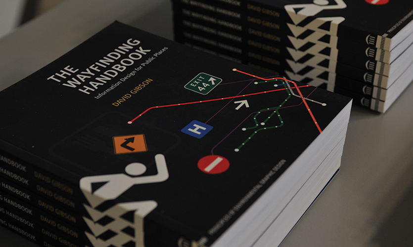 美品　希少　Wayfinding　Pictograficsystems　洋書 Airport Wayfinding - BOOK AND SONS オンラインストア
